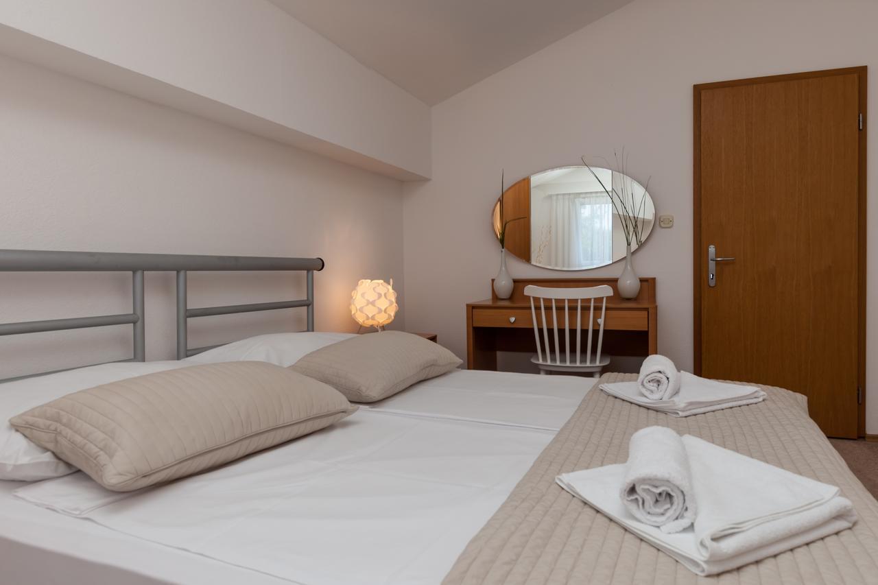 Villa Livia Apartments Bol Luaran gambar